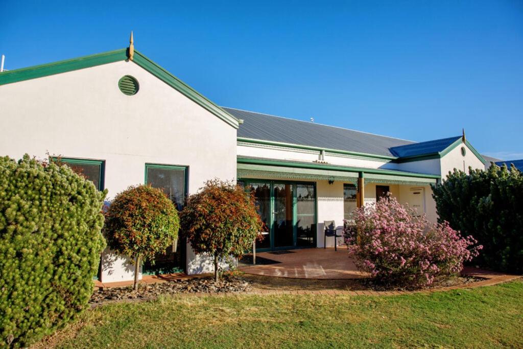Hotel Yarrawonga Mulwala Golf Club Exteriér fotografie The house in 2011