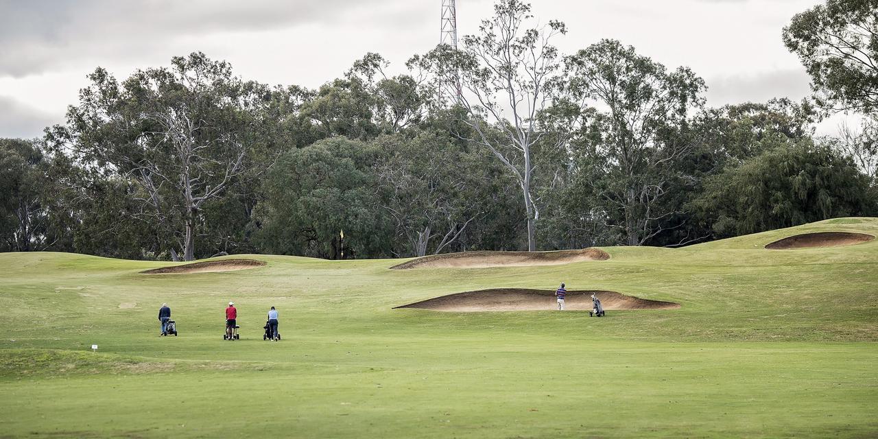 Hotel Yarrawonga Mulwala Golf Club Exteriér fotografie Golfers at the 2011 Australian PGA Championship